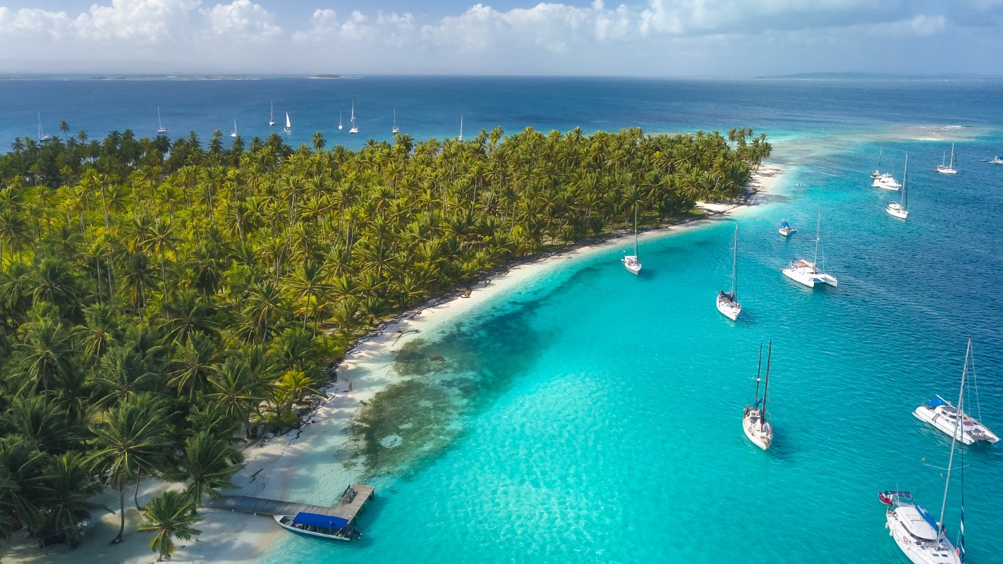 Isla / playa del Caribe panameño